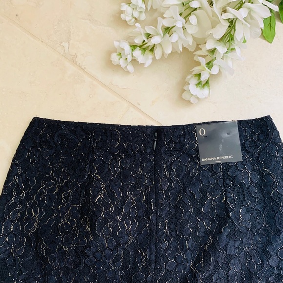Banana Republic Straight lace skirt - Picture 5 of 7